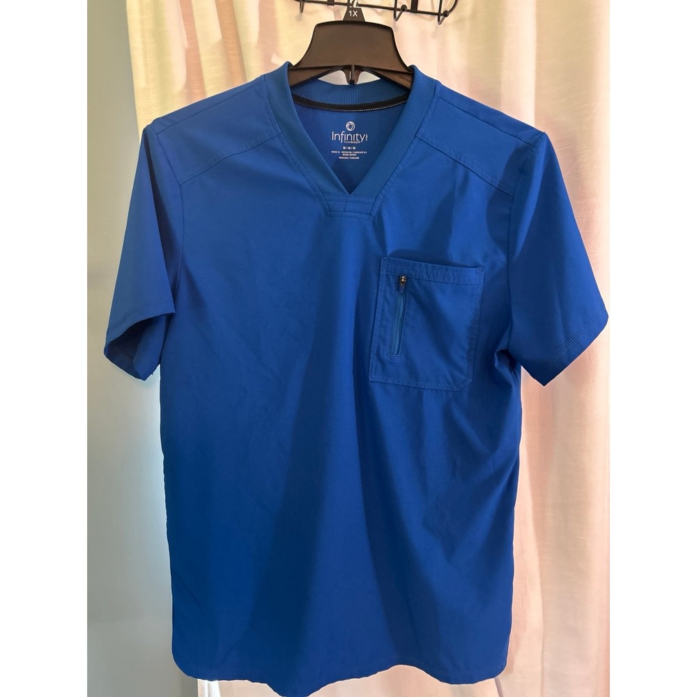 Infinity scrub top‎